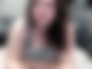 Live cam show with HellenMiller - Brown Hair MILF on Gym Cam Girls