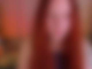 Live cam show with Elsiee - Blue Eyes on friskycurves.com