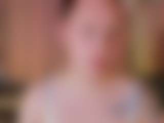 Live cam show with Elsiee - Small Tits on SxyPornLive