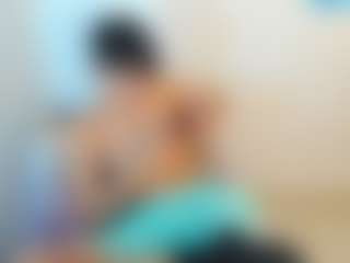 andyloverhuge's Live Sex Cam Show