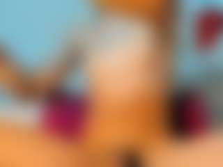 andyloverhuge's Live Sex Cam Show