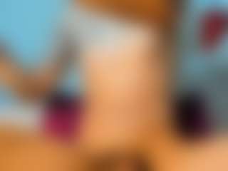andyloverhuge's Live Sex Cam Show