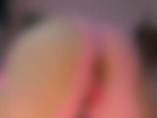 Live cam show with Maddy Jhonsson - Moaning on Camsoda