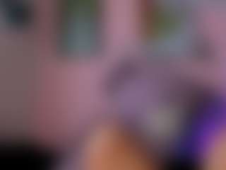 Live cam show with Maddy Jhonsson - Suck on Camsoda