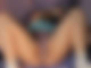 Live cam show with Maddy Jhonsson - Suck on Camsoda