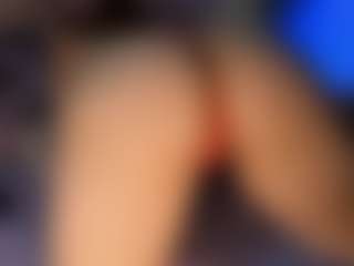 Live cam show with Maddy Jhonsson - Suck on Camsoda