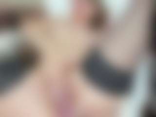 LilCandy18's Live Sex Cam Show