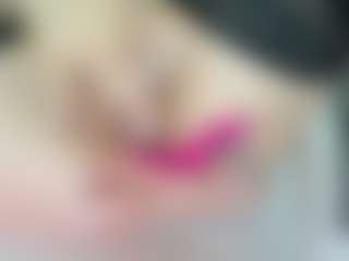LilCandy18's Live Sex Cam Show