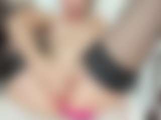 Live cam show with LilCandy18 - Hairy on Gym Cam Girls