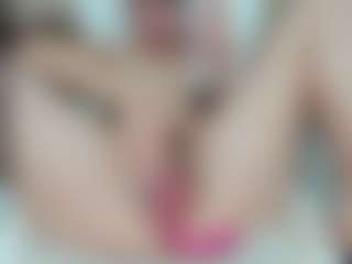 LilCandy18's Live Sex Cam Show