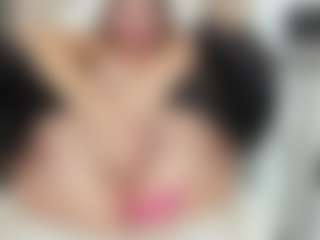 Live cam show with LilCandy18 - Skinny on Camsoda
