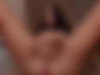 Live cam show with JellyLittlePiee - Teen (18+) on Uber Horny