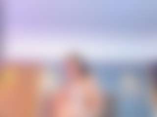 Live cam show with Venus-Cooper - Middle Aged on livesuperchat.net