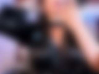 Live cam show with Venus-Cooper - Normal on TeamSkeetLive