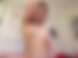 Live cam show with Chloe Show - Sweet on Camsoda