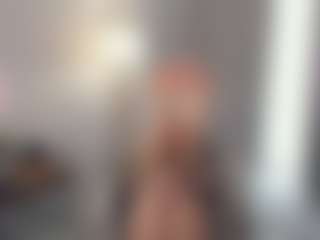 Live cam show with TildaCourseault - Squirt on Latina Girls
