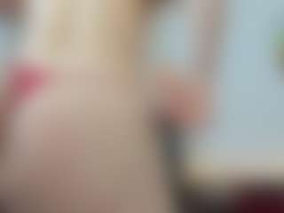 AliceCat MILF webcam performer live streaming