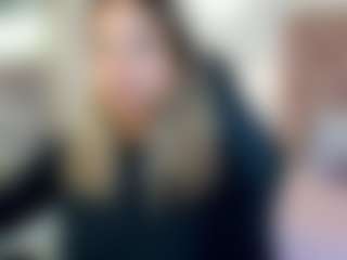 Live cam show with dulcelyra - Tiny on intimatelivegirls.com