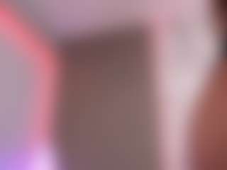 Live cam show with SisiVonDee - Average on Camsoda