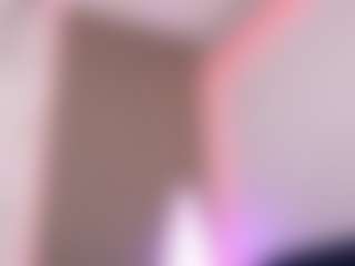 Live cam show with SisiVonDee - Average on SinfulBabes