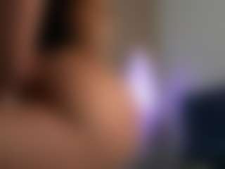 Live cam show with SisiVonDee - Average on StripNow