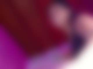 Live cam show with Bianca Ethan - Oil on AdultVida.com