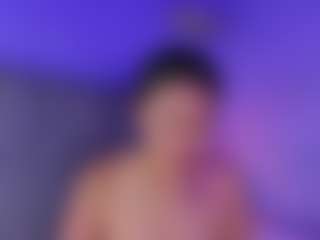 Live cam show with Bianca Ethan - Skinny on madthumbs