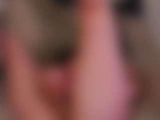 Live cam show with EleanorGonzalez - Teen (18+) on AdultVida.com