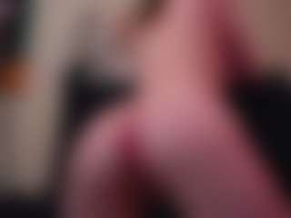 Live cam show with EleanorGonzalez - Shower on Gym Cam Girls