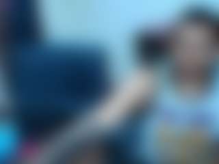 Live-Cam-Show mit angelasm - Drink auf Camsoda