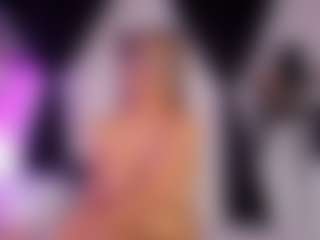 AnnaChernovaa's Live Sex Cam Show