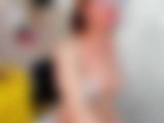 Live cam show with Clhoe Johnson - Tiny Tits on CamwithHer