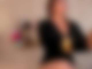 Live cam show with Clhoe Johnson - Facial on CamwithHer