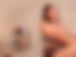 Live cam show with Clhoe Johnson - Public on fapnchat