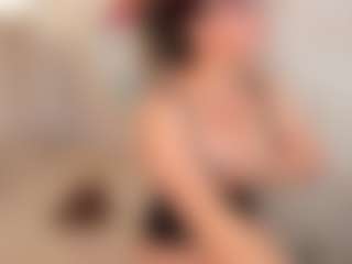 Live cam show with Clhoe Johnson - Public Toys on Camsoda