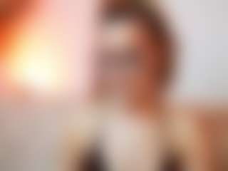 AileenAxa's Live Sex Cam Show