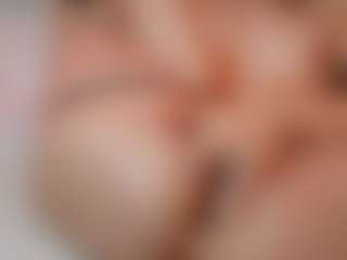 AileenAxa's Live Sex Cam Show