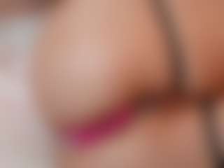 AileenAxa's Live Sex Cam Show