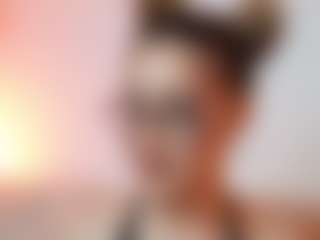 AileenAxa's Live Sex Cam Show