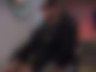 Live cam show with FrankFarrell - Latino on Camsoda