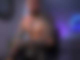 Live cam show with FrankFarrell - Latino on Camsoda