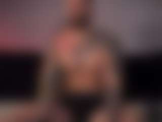 Live cam show with FrankFarrell - English on xxxlivecams.org