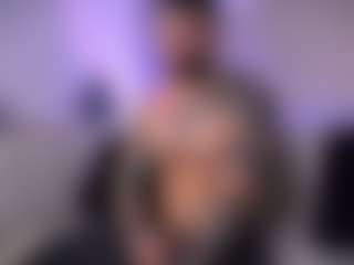 Show in cam erotica live di FrankFarrell