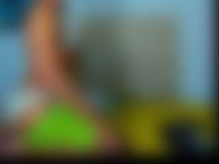 Live cam show with malikalena - Facial Piercings on camtv