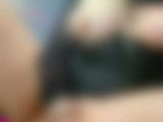 Live cam show with AlenaRios - Average on Camsoda