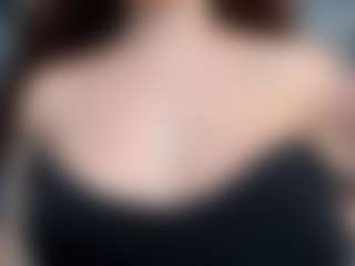 Live cam show with MiiaPonss - Thin on StripNow
