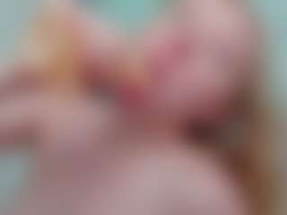 Live cam show with Sundy-Rose - Butt Plug on Chatstar