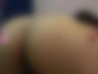 curvybuffgirllll's Live Sex Cam Show