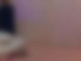 Live cam show with curvybuffgirllll - College Latina on Dare Cams | colombia
