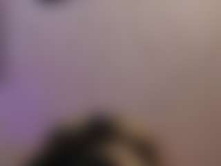 Live cam show with curvybuffgirllll - Facial on Gym Cam Girls